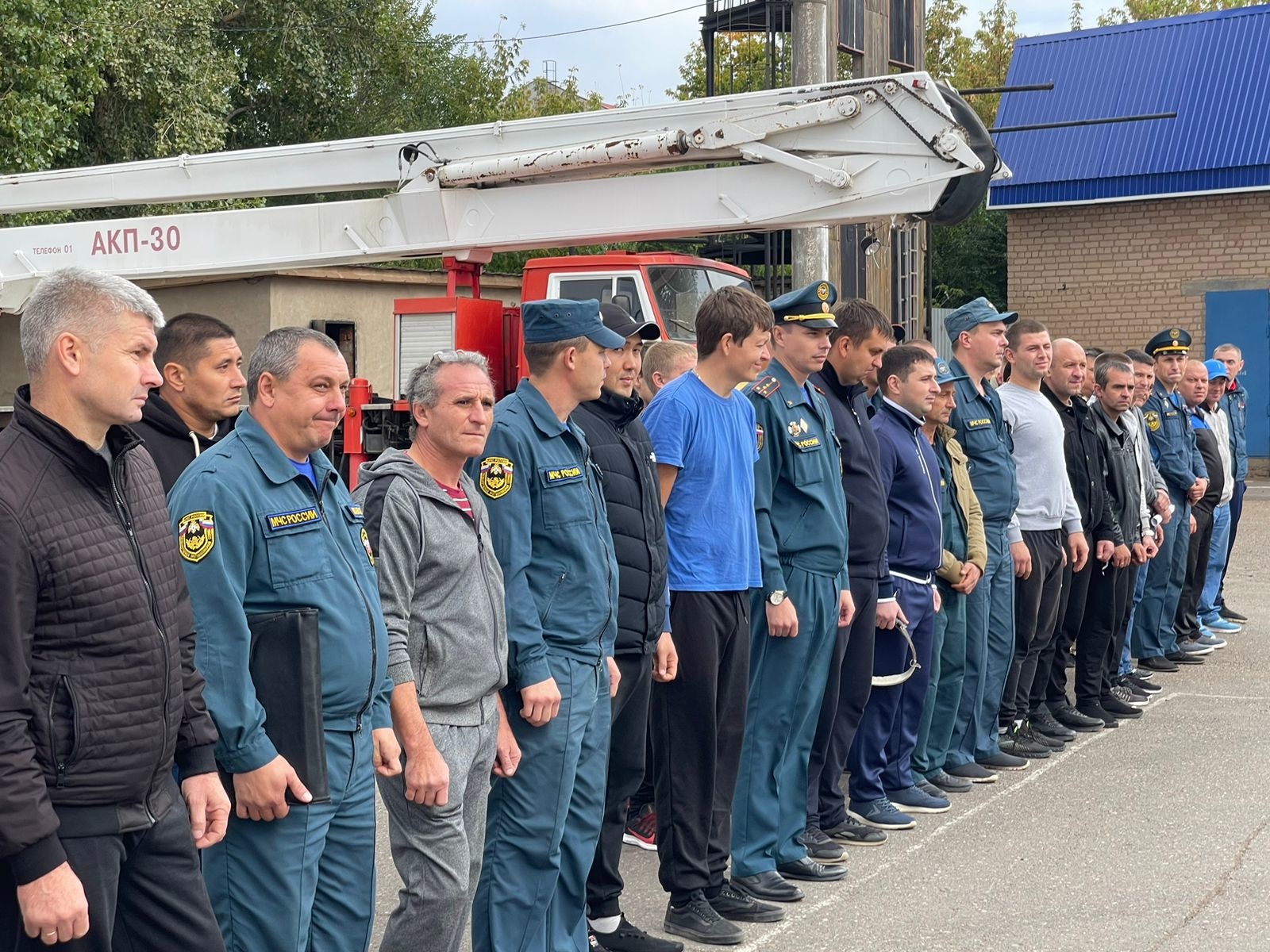 В Бузулуке среди сотрудников МЧС выявили лучших гиревиков | 24.09.2022 |  Новости Оренбурга - БезФормата