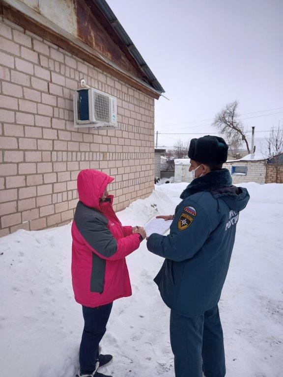 Специалисты 10 пожарно-спасательного отряда принимают участие в ежегодной профилактической операции «Новый год»