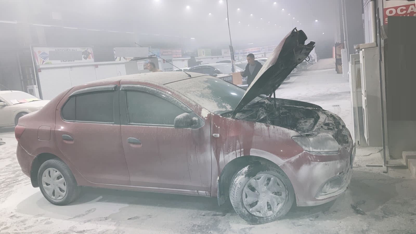 В автосалоне Оренбурга загорелся автомобиль. Погибших и пострадавших нет -  Новости - Главное управление МЧС России по Оренбургской области