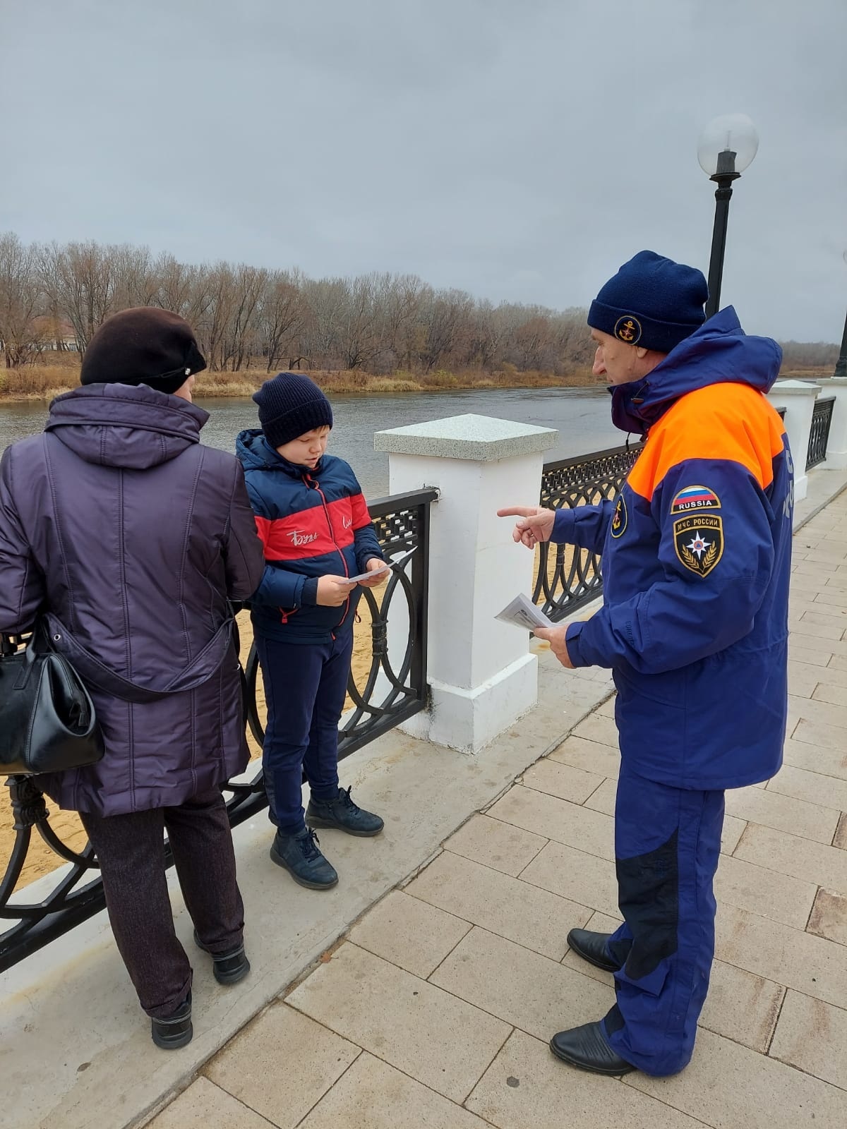 В Оренбурге специалисты Центра ГИМС проверяют любимые места рыбаков -  Новости - Главное управление МЧС России по Оренбургской области