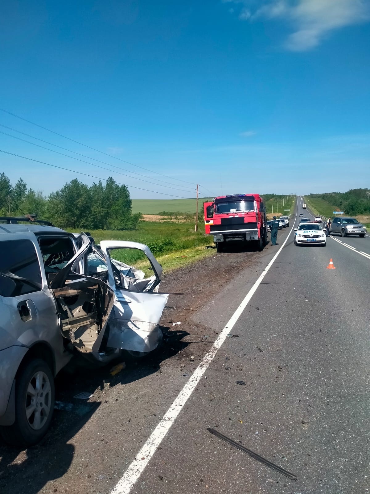 Пожарно-спасательные подразделения МЧС России приняли участие в ликвидации  ДТП в Оренбургском районе - Оперативная информация - Главное управление МЧС  России по Оренбургской области