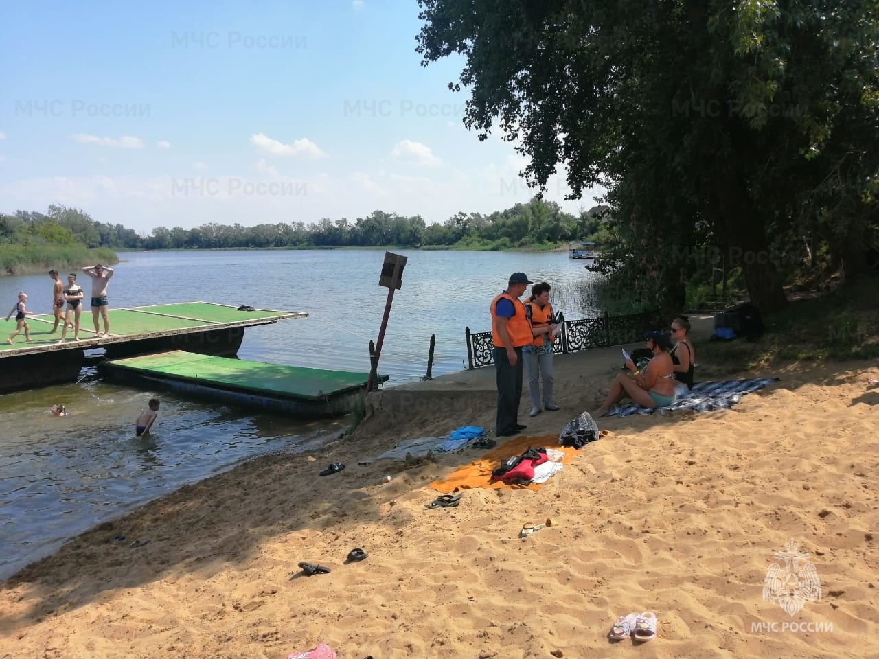 Профилактический рейд в Оренбурге: сотрудники ГИМС предупредили отдыхающих  у водоёмов о мерах безопасности - Новости - Главное управление МЧС России  по Оренбургской области