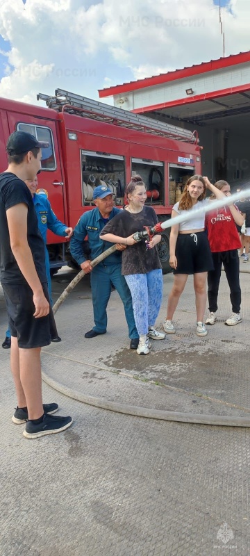 В Пономаревке школьники посетили пожарную часть