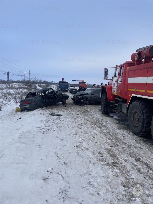 Пожарно-спасательные подразделения МЧС России приняли участие в ликвидации ДТП в Бугурусланском районе